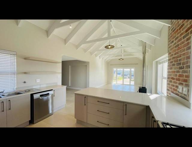 3 BEDROOM PROPERTY TO RENT IN PLETTENBERG BAY CENTRAL
